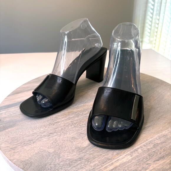 Gucci Black Leather Block Heel Mules Slide Sandals Logo Plaque US Size 9B 9 B - Picture 1 of 14